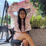 Gauri Kulkarni Instagram - Healthy food khaya karo guys please 🫠😊🩵 P.C.- @ashayrtulalwar