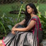 Gauri Kulkarni Instagram - दुपारची झोप सोडून फोटोशूट करावं लागतं तेव्हा 😒😖 Saree- @bahurupa_ P.C- @ashayrtulalwar styled by- @rupalibhosle earrings- @jewe_llery.box