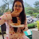 Gauri Kulkarni Instagram - Healthy food khaya karo guys please 🫠😊🩵 P.C.- @ashayrtulalwar