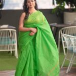 Gauri Kulkarni Instagram - It’s the Humidity 😒💚 Saree- @thechaphatales Make up- @nikitadhaygude_makeupartist Hair- @nehavaishnav_makeover P. C- @luminousproductionsindia