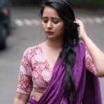 Gauri Kulkarni Instagram - Nose pin is new 💜 Saree- @maanto.in P.C- @ashayrtulalwar