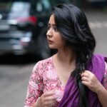 Gauri Kulkarni Instagram - Nose pin is new 💜 Saree- @maanto.in P.C- @ashayrtulalwar