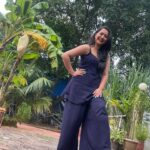 Gauri Kulkarni Instagram - Flaunting my favourites 💙💚 Dress- @sadagi.in 😘 Nails- @nakhrel_nails 😊