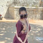 Gauri Kulkarni Instagram - Someone- किती ऊन आहे ना? Le Me- कुठेय ऊन? मला नाही दिसत..!🤪 P.C.- @v_ambhore @sunmarathi @premas_rang_yave