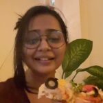 Gauri Kulkarni Instagram - Aaj ekdach Junk khaunch ghete 🤓 Sorry Sagar 🥹 Join ‘30 days Transformation’ with @science_based_fitnessclub and tag me 😊❤️ (ani mi neet follow karnar ahe 😝) #notanad #ﬁtness #30dayschallenge