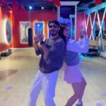 Gautami Kapoor Instagram - Trend Setter or Eye Catcher?🕺 @gautamikapoor The new hook;) #highhukku #dance #reels #fun #vibes #reelsinstagram #fypシ #trend #explorepage #viral