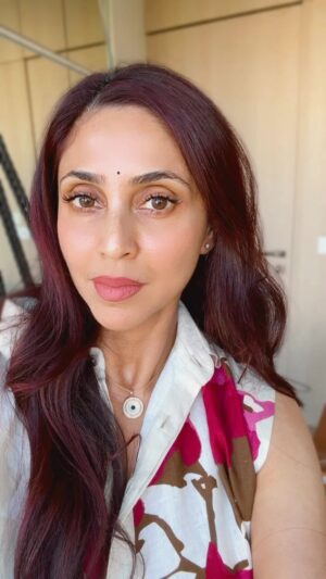 Gautami Kapoor Instagram - W…I..F….E =?????? ….. any guesses ??? 😩😩