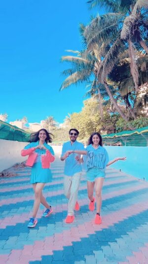 Gautami Kapoor Instagram - Dancing through the sunshine 🌥️

#dance #trending #viral #explore #fyp #instagood #insta #dancechallenge