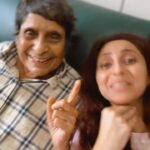 Gautami Kapoor Instagram - Their unshaken support and belief in me continues even today … ever so sporting to do anything for me without a question… blessed and grateful always .. thank you aai and baba … ❤️❤️ This Navratri … it’s all about FAMILY 💃🙏🏼❤️ #festive #vibrance #alwayssmile