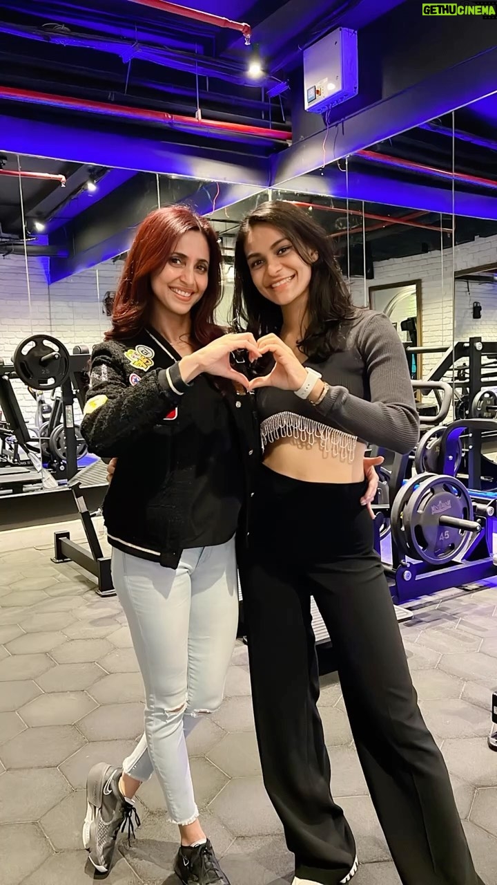 Gautami Kapoor Instagram - Twirlin’ and whirlin’ with my favourite dance partner 👯♀️💕 @gautamikapoor #nainamilayke #dhvanibhanushali #trending #reelsinstagram #viral #explore #reelitfeelit #duo #instagood #bollywood #explorepage #reelsofimstagram