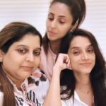 Gautami Kapoor Instagram - Jab dost ho aise …unke bina, hum jiye kaise 😂🙈!! #laughoutloud #friendstime #stressrelief 👀👀