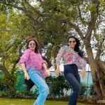 Gautami Kapoor Instagram - Turning moments into memories🌊 BTS of making this reel 🤌🏻🎥 #badalbarsabijuli☁️🌧 #trending #reels #reelsofinstagram #instagood #viral #explorepage #reelitfeelit #instadaily #duo #weekendvibes #poolside #dancereels
