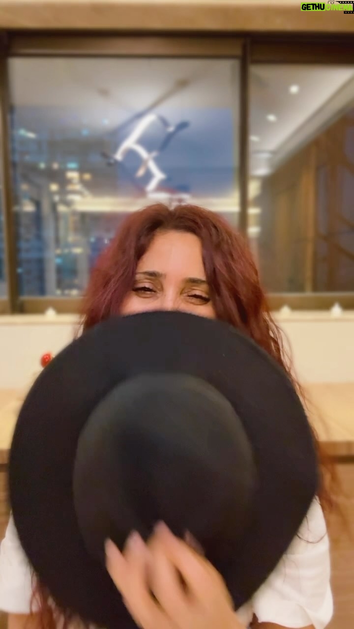Gautami Kapoor Instagram - Mere saath kon aa raha hain ????? Chalo sab saath mein chalte hain 😀😀#traveldiaries #destination