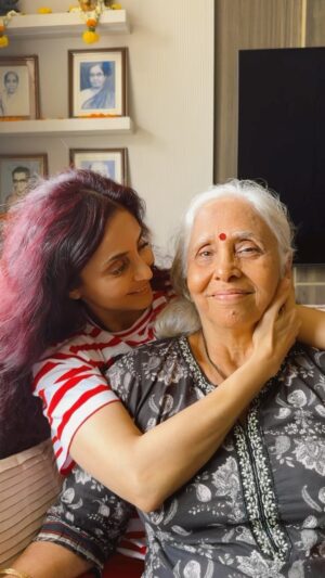 Gautami Kapoor Instagram - My constant, steady best friend for life … she is pretty , positive, peppy but definitely not PREG….😂🙈😊😀😇!!!! Happy Mother’s Day Aaee and to all mothers !!! Cheers to the fighters , the lovers , the caretakers and the care givers …… MOTHERS ❤️❤️
Hope this can bring a smile to your face 😃