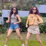 Gautami Kapoor Instagram - Dancing with my fav with my kaala chashma on!😎🕺 @gautamikapoor 🫶🏻 #dance #kaalachashma #reels #shiela #fun #vibes #vibes #fypage #weekend