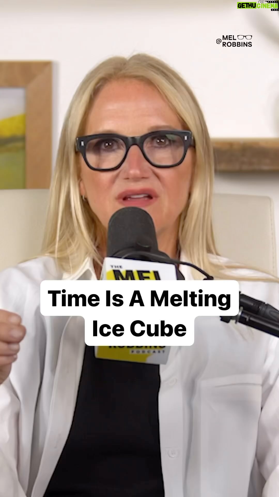 Gautami Kapoor Instagram - @melrobbins you are ever so right in all that you say !!!! This really touched my soul…. Time is precious… Time gone never comes back !!! Use it wisely, emotionally and effortlessly ❤️ Thankyou @melrobbins ❤️