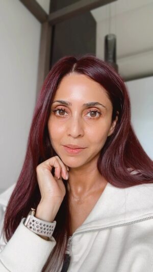 Gautami Kapoor Instagram - Meri samajh ke bahar hain…. Kya aap samjh ke samjha sakte hai ki aisa kyun ???? Good morning Instafam!!! #confused #sawaaljawaab 😀😀