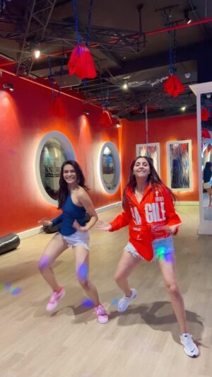 Gautami Kapoor Instagram - Stepping into the new year with some dance moves 💃 @gautamikapoor 

#nachbaliye #dance #fyp #insta #bolly