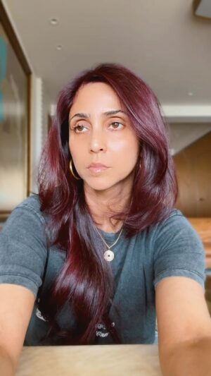 Gautami Kapoor Instagram - This new year …. Door karo saari kamiyaan 😀😀… wishing all my Instafam a crazy , healthy , happy 2024… love you lots ❤️❤️🫶🏼🫶🏼 #celebration #happyvibes