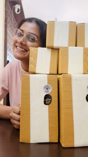 Gauthami Jadav Instagram - Vana Thailam hair oil😊 
To order DM @vana_thailam or watsapp 9108013233 
#hairoilsforgrowth #hair #hairoil #vanathailam #naturalingredients