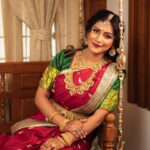 Gauthami Jadav Instagram - One of my favourites ♥️😍 Makeup @makeoverby_lakshmiyogi Jewellery @avyana_rental_jewels_bangalore Designer @akrutiboutiquebykalasuresh Vc @chidu.ln_portraits #makeover #jewellery #trendingreels #gouthamijadav #reels