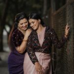 Gauthami Jadav Instagram - #TheSisterhood👭 Makeup @makeover_by_rashmimanoj Hairdo @hairstyle_banu Photography @mega_mind_photography Jewels @sakhi_rental_jewellery Designer @mikhu_boutique #sisterhood #sister #smile #bond #positive