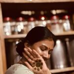 Gauthami Jadav Instagram - Never ending LOVE♥️ for Mehandi😍 Pc @abhishekgkasaragod #gouthamijadav #sathya #mehandi #zeekannada #kannadaserials