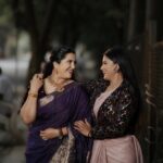 Gauthami Jadav Instagram - #TheSisterhood👭 Makeup @makeover_by_rashmimanoj Hairdo @hairstyle_banu Photography @mega_mind_photography Jewels @sakhi_rental_jewellery Designer @mikhu_boutique #sisterhood #sister #smile #bond #positive