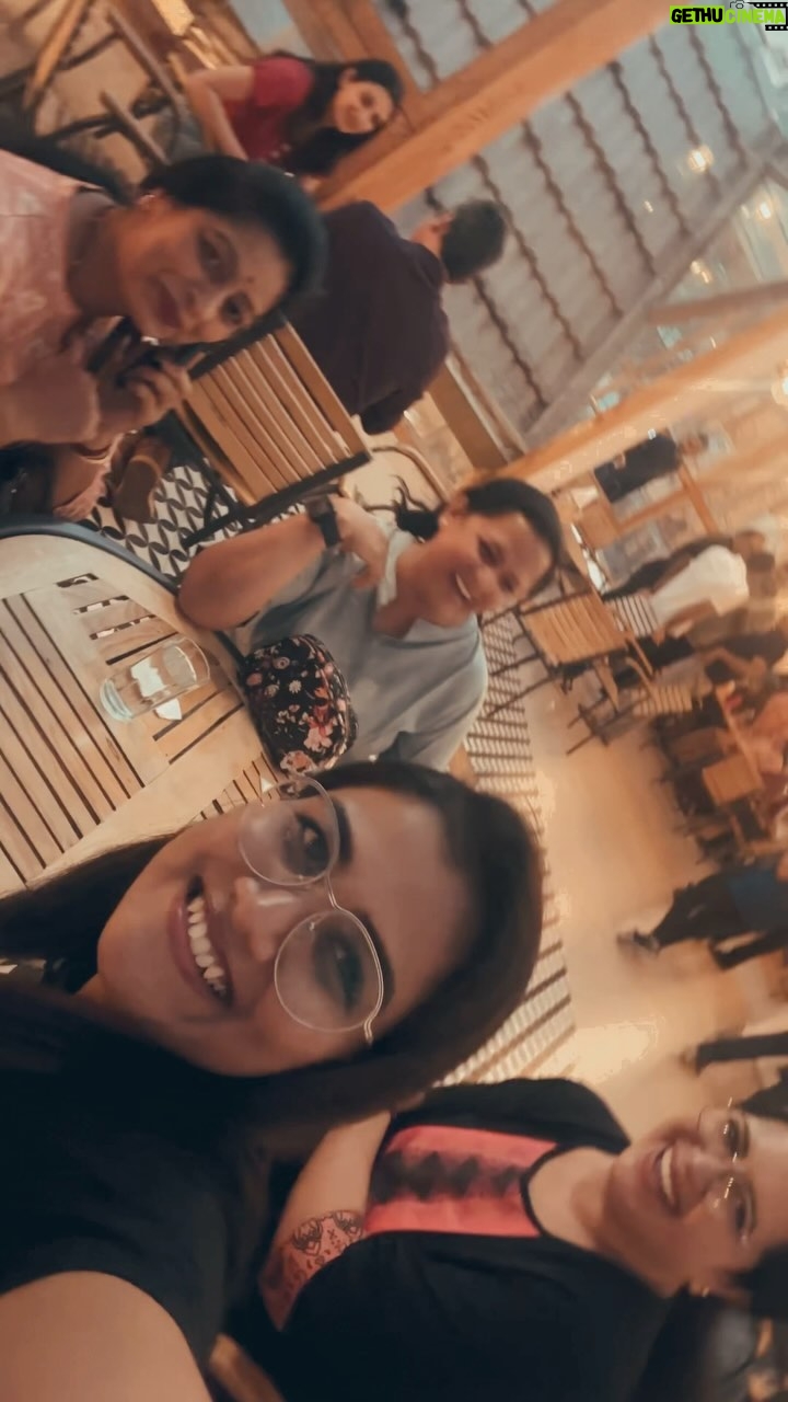 Gauthami Jadav Instagram - Girls Glance @ Glenās bake houseš„° #sathya #bakehouse #girls #chitchat