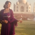 Gauthami Jadav Instagram – A poem written in marble 🤍 
Attire @tvasta_designstudio 
Vc @abhishekgkasaragod 
#taj #tajmahal #agra #india #love #eternallove #vacation #place