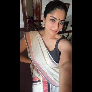 Gayathri Ashok Instagram - Malayali manga vibes ✨💕

#keralasaree  #settumundu #sareelove  #elegance