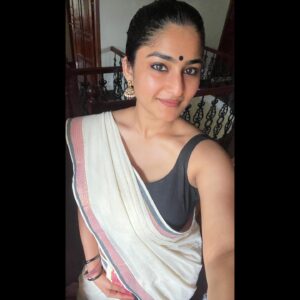 Gayathri Ashok Instagram - Malayali manga vibes ✨💕

#keralasaree  #settumundu #sareelove  #elegance