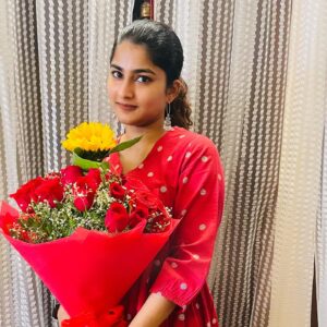 Gayathri Ashok Instagram - Celebrating with roses 🌹🤍✨
@bindhupankaj