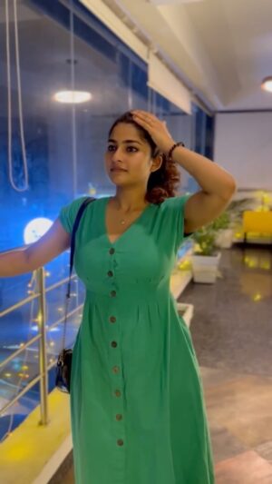Gayathri Ashok Instagram - Weekend vibes 🐣☘️

🎥 @sreelakshmi.venugopal ✨

#weekend 
#new 
#trendingreels 
#fashion 
#love