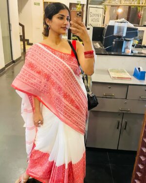 Gayathri Ashok Instagram - ❤️🤍 

#saree