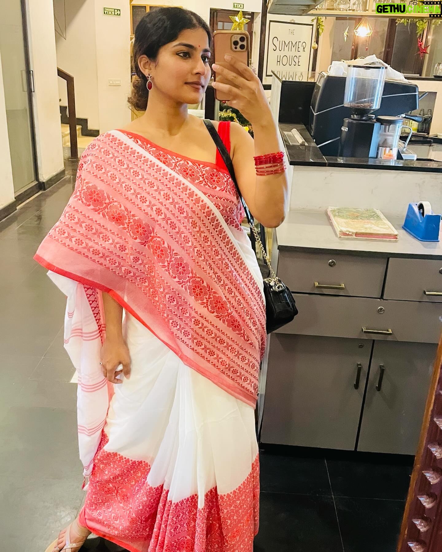 Gayathri Ashok - 3.8K Likes - ❤️🤍
#saree
