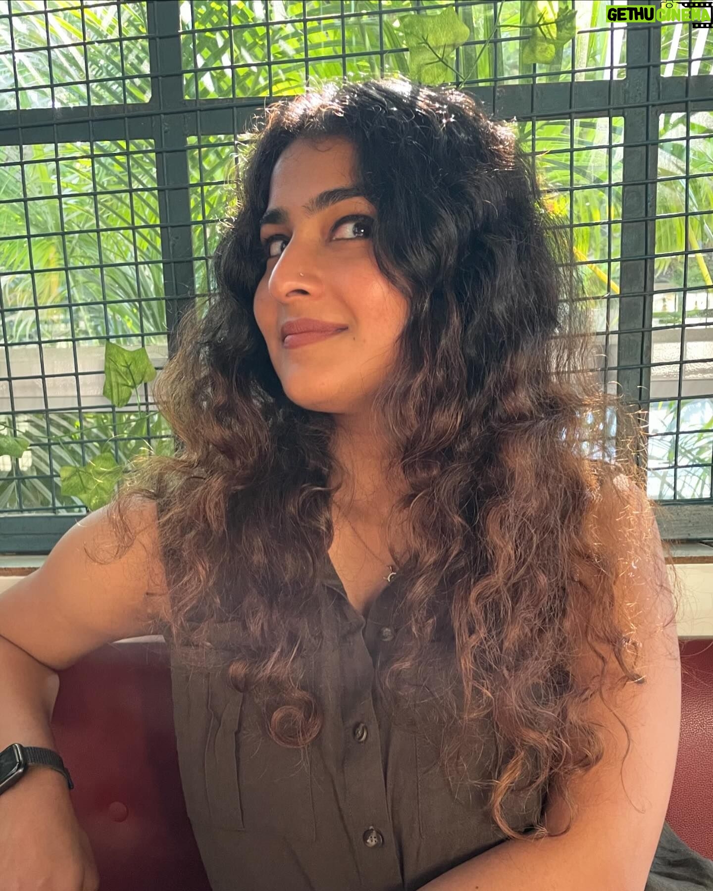 Gayathri Ashok - 3.4K Likes - The messy hair look for the day 🥸
#messyhair #new #dontcare