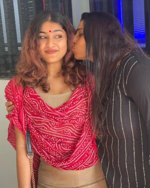 Gayathri Ashok Instagram - Happiness is homemade. Swipe to see the recipe ✨🤭 @bindhupankaj 

#desi #motherlove
