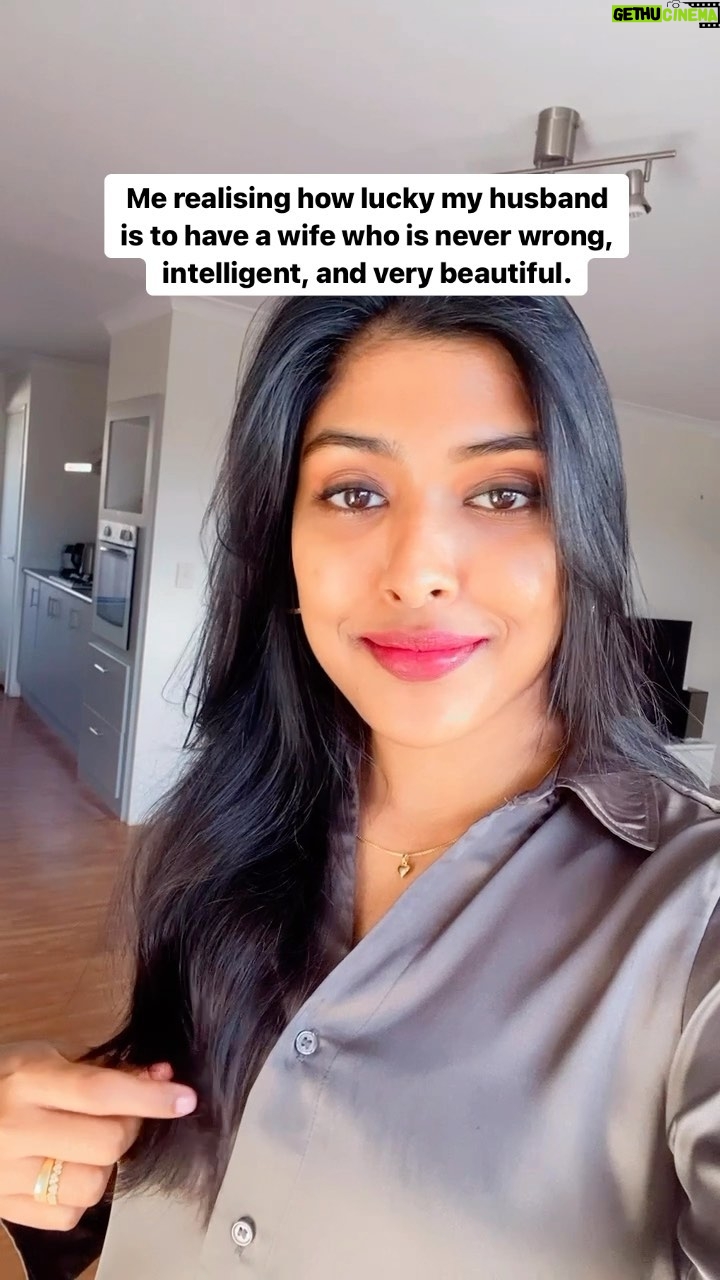 Gayathri Reddy Instagram - So lucky I say👻