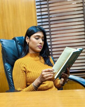 Gayathri Reddy Instagram - 🌻📖