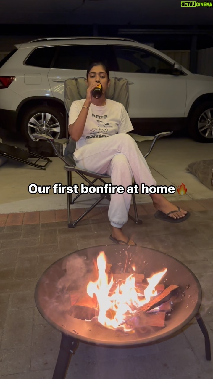Gayathri Reddy Instagram - Cold air, bonfire, and stars✅