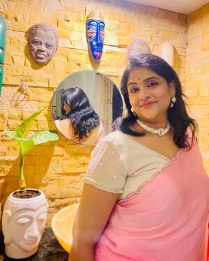 Gayatri Bhargavi Instagram - Candid captures …. 🍷🍱 
Masked in my own world of Music & Sounds.🎵🧿

.
. 
.
.#candid #masked #life