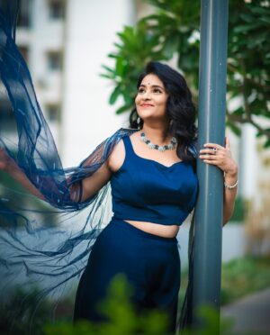 Gayatri Bhargavi Instagram - I Raise to Shine ✨
Flaunting with the New Blue! 🧿

#thankfulgratefulblessed 

My Young Sweetheart Team 
Styled by - @_razzaqui
Assisted by - @aksharamahi7
Outfit - @archithanarayanamofficial
Jewellery - @shopriyaaofficial
Ring - @bcos_its_silver