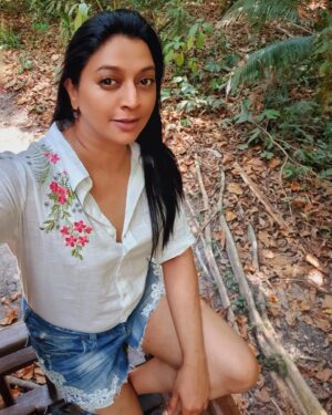 Gayatri Jayaraman Instagram - Beach holiday after ages! The blue ocean awaits...