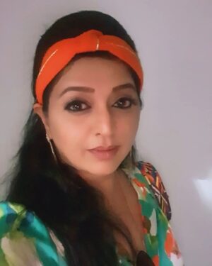 Gayatri Jayaraman Instagram - My look for a 70s theme party! Can't wait for the great 70s music .....going to be dancing away for sure!!