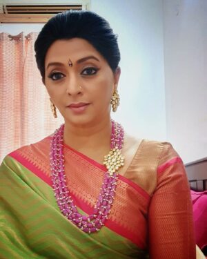 Gayatri Jayaraman Instagram - To New Beginnings!! Returning with a bang after a long break!! When Vijay Tv became Star VIjay, I was their first anchor and years later once more with Accham Thavir I joined Star VIjay . Today with 'Thangamagal' I join hands with StarVijay once again. Humbled, proud and shooting for the stars!!!