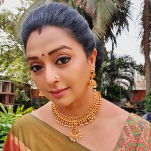 Gayatri Jayaraman Instagram - Thank you @nagai_kadai for this lovely jewellery! Check out their page and fall in love with every set. Traditional jewellery that defines you!
#instajewelry #southindianjewellery #indianjewellery #womenentrepreneurs #reseller #traditionaljewellery #fashionjewelleryindia