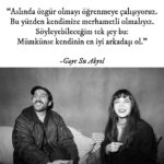 Gaye Su Akyol Instagram - Levan Akin, yeni filmi Crossing’in 43. İstanbul Film Festivali’ndeki Türkiye prömiyeri için İstanbul’daydı. Çekimlerini İstanbul’da gerçekleştirdiği filmde, Türkçe sözlü birçok parçaya da yer vermiş; biri de Gaye Su Akyol’dan “Biliyorum”. Bu, ikilinin yollarının ilk kesişimi de değil. Levan’ın burada olduğu günlerden birinde, ikisini Bant Mag. Havuz / Bina’da buluşturduk, kayıt tuşuna bastık. Yaşantılarındaki paralellikler, çevrelerindeki insanların benzerlikleri, devam edebilme motivasyonları, karanlıkla başa çıkma metotları, hayalleri ve çok daha fazlasına uzanan bir sohbete koyuldular. "Kendinin en iyi arkadaşı ol!" 👉 Bant Mag. Mayıs 2024 sayısında. (link bioda) Fotoğraf: Aylin Güngör @aylingungorphotography #LevanAkin #GayeSuAkyol #Crossing