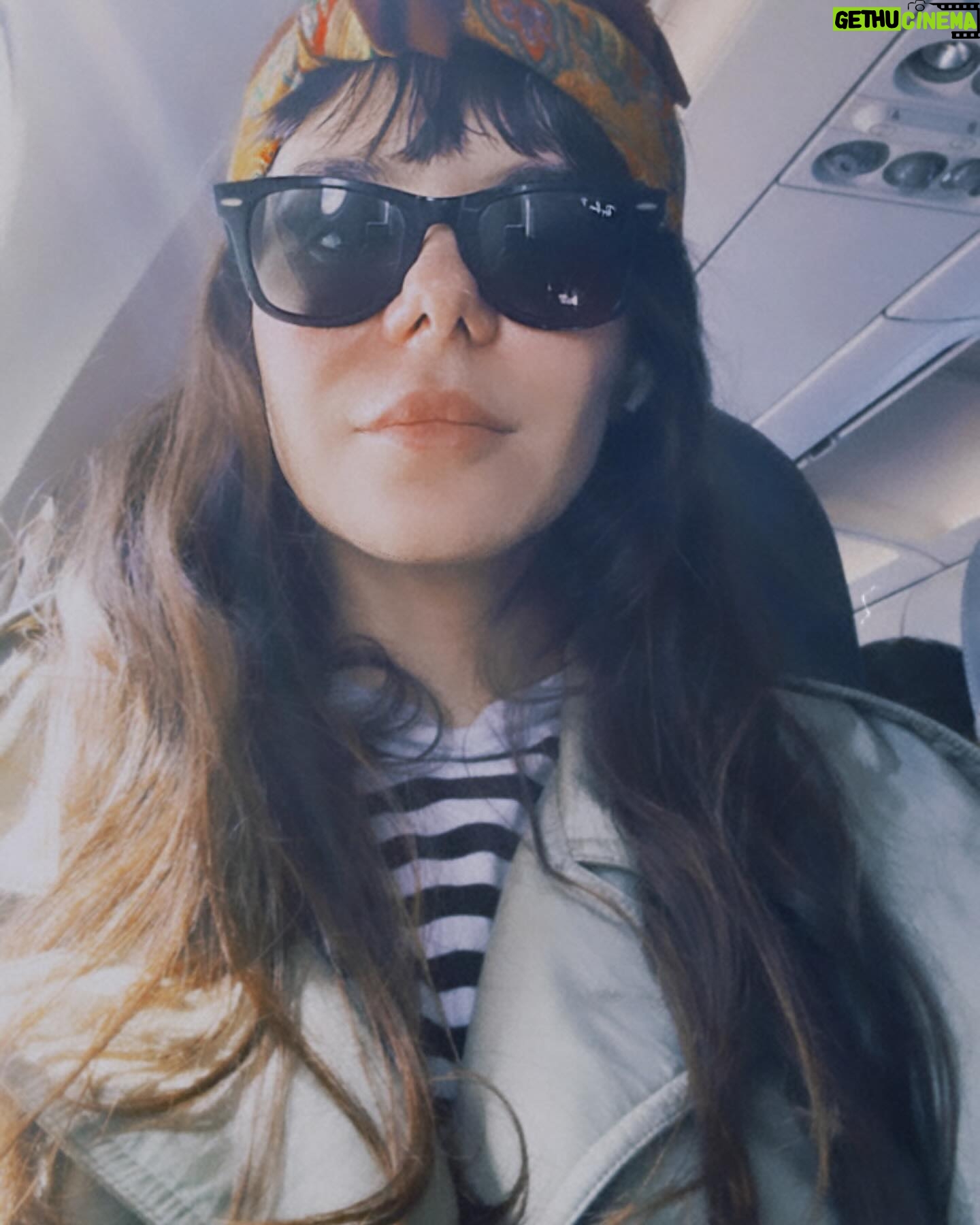 Gaye Su Akyol Instagram - Budapest you are a dream and I love to see you ❤️👁️❤️ @budapestritmofestival
