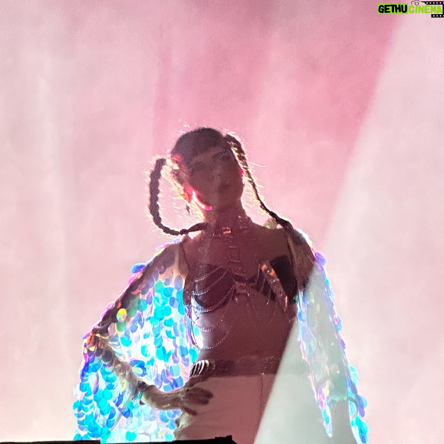 Gaye Su Akyol Instagram - Tilburg, Rotterdam, Deventer, Haarlem here I come babes! get your tickets before it’s too late🐉♥️✍️ www.gayesuakyol.com